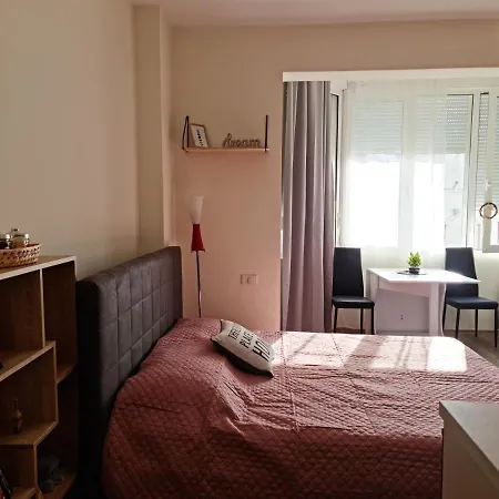 Apartment Lovely One Bedroom In