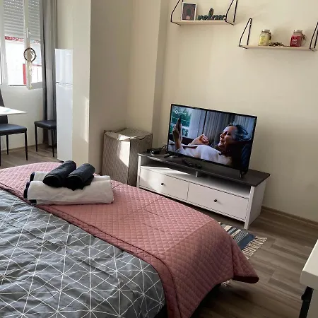 Lovely One Bedroom In Apartment