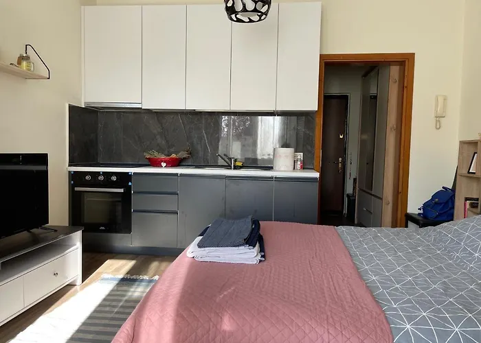 Lovely One Bedroom In * 地拉那